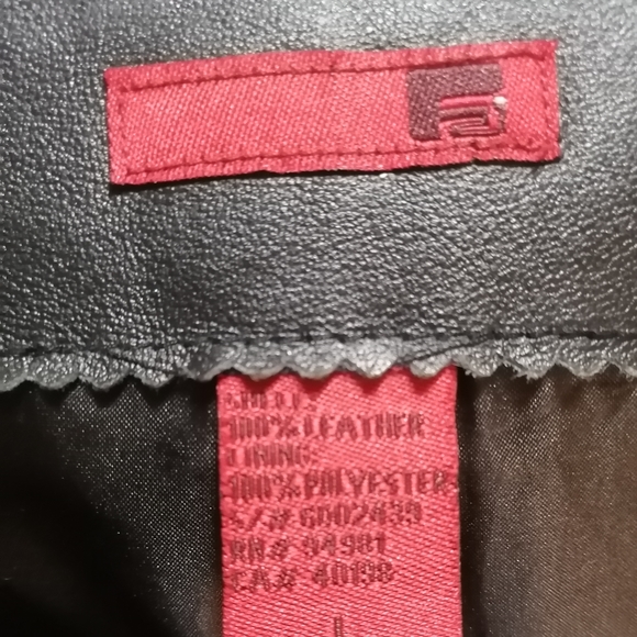 Ladies black leather jacket - Picture 8 of 8